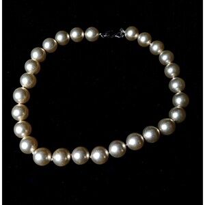 Gorgeous Kenneth Jay Lane KJL Faux Pearl Beaded Choker  Knotted 80s Chunky